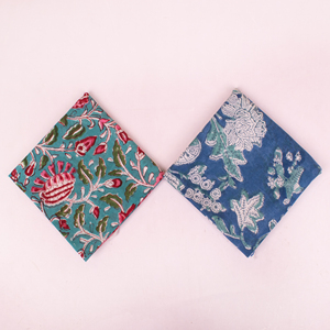 Hermoso Pañuelo Cuadrado de Algodón Estampado a Mano para Mujer, con Diseño Floral, Accesorios Multicolores, Estilo Boho, Artesanía de Rajastán - Product Image 3