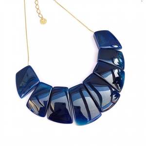 Collier en résine artisanal pour usage quotidien avec pendentif lisse et poli au design attrayant, accessoires de mode en cristal - Product Image 5