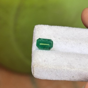 Émeraude naturelle de qualité supérieure du Zambie, 2,10 carats, vert intense, pierre facettée non montée pour la fabrication de bijoux - Product Image 5