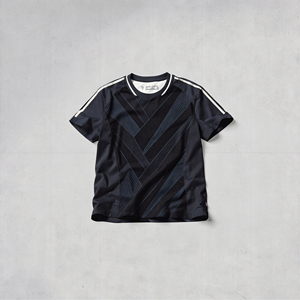 Camiseta de Fútbol Personalizada, 100% Poliéster, Impresa con Tinte Completo, 180 Gramos, Secado Rápido, Ecológica, Elástica en Cuatro Direcciones - Product Image 2