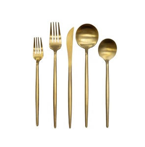 Juego de Cubiertos Dorados Mate, Diseño Minimalista, Cubiertos de Metal Resistentes al Óxido para Bodas y Cenas - Product Image 3