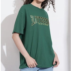 T-shirt femme en tissu premium, manches courtes, coupe slim, crop top pour adolescentes et femmes, haute qualité, basique mais au look élégant. - Product Image 1