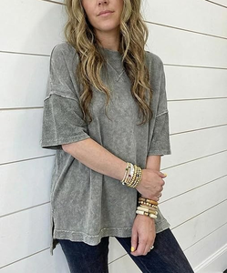 T-shirts amples pour femmes, délavés à l'acide, à manches courtes, avec coutures apparentes, épaules tombantes, délavés aux minéraux, couleurs unies, style décontracté - Product Image 1