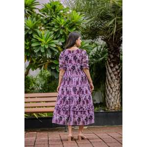 Vestidos casuales elegantes Vestido de Georgette digital con estampado floral y geométrico detallado - Product Image 1