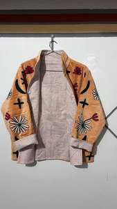 Chaqueta de terciopelo bordada a mano con motivos florales en bronce, abrigo estilo boho Suzani - Product Image 2