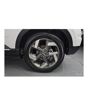 Hyundai Venue 1.6 Flux 2023 con Asientos de Cuero, Cámara Trasera, Estándar de Emisiones Euro V, Volante a la Izquierda, 21,024 km - Product Image 5