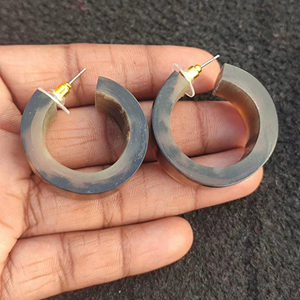 Aros de Cuerno de Búfalo Pulidos, Diseño Animal Ecológico, Origen Ético, Estilo Antiguo Tradicional - Product Image 1
