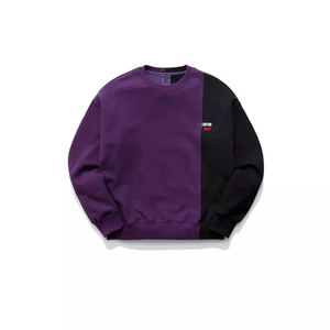 Sudadera de punto con cuello redondo para hombre, de algodón y bambú, con bloques de color, corte regular, informal de otoño, con estampado trasero en negro y morado. - Product Image 2