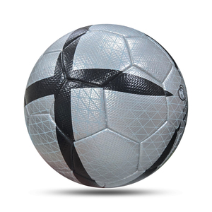 Ballon de football classique, motif gaufré argenté et noir, durable, haute rétention d'air, 410g, pour entraînement et match - Product Image 5