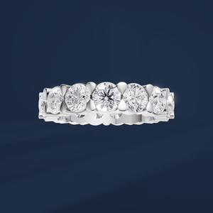 Bague de fiançailles classique pour femme en platine PT950 avec diamants de laboratoire taille brillant rond, couleur D - Product Image 2