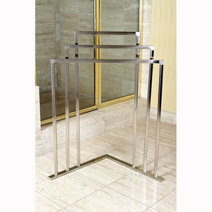 Porte-serviettes sur pied minimaliste unique avec étagère, en métal noir, support de rangement pour salle de bain, design compact à un seul niveau - Product Image 2