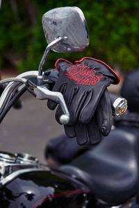 Gants de motard en cuir noir Midnight Thunder, style streetwear brodé, pour rouler fort et vivre fort - Product Image 5