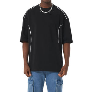 Camiseta casual minimalista para hombre, tela suave y transpirable, cómoda y elegante para uso diario, ropa para un look moderno y cuidado. - Product Image 3