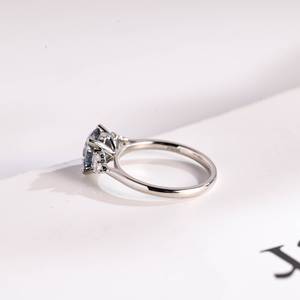 แหวนมอสซาไนต์ 1 กะรัต สีฟ้าอ่อน ทรงกลม ลายดอกไม้ สำหรับผู้หญิง เงินแท้ 925 สไตล์โรแมนติก ของขวัญสำหรับคู่รัก - Product Image 6