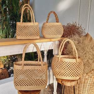 Sac à bandoulière léger et écologique en jacinthe d'eau ronde, double poignée, fait main, idéal pour les vacances et les voyages, fabriqué au Vietnam - Vente chaude - Product Image 1