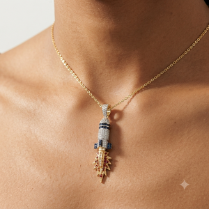 Colgante de Plata 925 de Moda, Joyería Fina Hip Hop, Personalizado con Diseño de Cohete y Llama, Diamante Cultivado en Laboratorio, Efecto Brillante, Bañado en Rodio - Product Image 3
