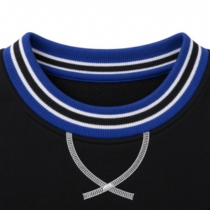 Sudadera Casual de Manga Larga para Hombre con Cuello Redondo, Escudo Bordado, Bolsillo Canguro y Ribetes Acanalados a Rayas - Product Image 5