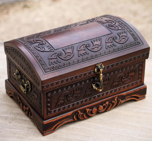 Coffret à trésors en bois sculpté de style vintage avec loquet en métal antique, boîte de rangement artisanale pour la décoration de la maison - Product Image 2