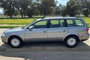 Volkswagen Passat <span class=keywords><strong>GL</strong></span> 1.8T Break 2004 d'occasion en bon état, sans réserve, 23 300 miles, 1 propriétaire, turbo 4 cylindres, provenance Californie - Product Image 3