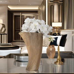 แจกันเหล็กดีไซน์คลาสสิก ทนทาน ดีไซน์หรูหราสไตล์ชายฝั่ง สำหรับตกแต่งโต๊ะอาหารอย่างมีระดับ  ผิวสีทอง รูปทรงและขนาดสั่งทำได้ - Product Image 1