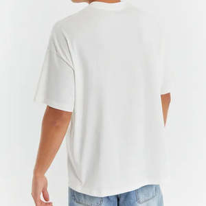 T-shirt coupe boxy épais personnalisé, impression sur mesure, t-shirts de luxe 100% coton, t-shirt essentiel coupe boxy pour homme - Product Image 3