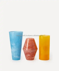 Vase à fleurs décoratif en résine écologique, design moderne, motif tourbillon vert, artisanat, pour table - Product Image 5
