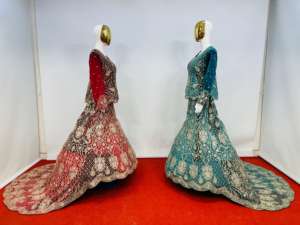 New Velvet Crop Trail Cut Lehenga avec Full Heavy Big Trail & Jarkan Stone Work 7 Designs, 5 Couleurs Premium - Product Image 5