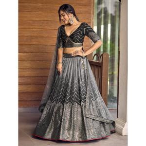 Magníficas lentejuelas negras Chinon Events Wear Lehenga Choli con Dupatta - Product Image 4