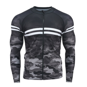 Rashguard pour homme respirant et confortable, personnalisable, à prix avantageux, en promotion, style tendance, vêtement de sport actif - Product Image 2