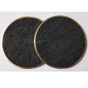 Dessous de verre en jute bleu au design moderne fait à la main, tissé en fibre naturelle avec des bords en laiton pour toutes les occasions d'Inde - Product Image 4