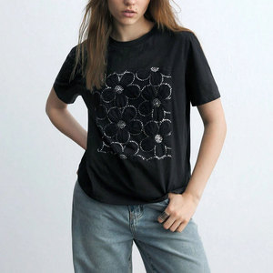 เสื้อยืดแขนสั้นผู้หญิงสีดำ คอกลม ลายดอกไม้ประดับเพชร สไตล์ลำลอง ผ้าเจอร์ซีย์ ทรงปกติ ใส่ได้ทั้งฤดูใบไม้ผลิและฤดูร้อน - Product Image 2