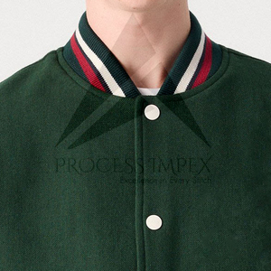 เสื้อแจ็คเก็ตวาร์ซิตี้สีเขียวสำหรับผู้ชาย แขนสีแทน ติดกระดุมด้านหน้า สีพื้น ปกคอพับ ผ้าโพลีเอสเตอร์ผสมคอตตอน สวมใส่สบายๆ ในฤดูใบไม้ร่วง - Product Image 2