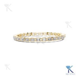 Bracelet tennis en diamant de laboratoire 4,00 x 2,00 MM taille émeraude serti clos en or massif, bijoux de luxe pour femme, idéal pour les mariages - Product Image 1