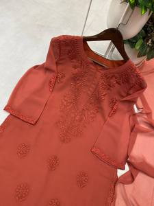 Ensemble indien pakistanais brodé pour femmes, Kurti Salwar Kameez en faux georgette avec châle, tenue de fête ethnique - Product Image 4