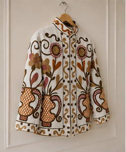 Elegante y transpirable bomber Suzani de terciopelo de algodón puro, con estampado floral de hojas de Jaipur, estilo boho artesanal, para exportación B2B, moda hecha a mano. - Product Image 2
