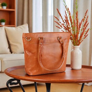 Sac à bandoulière en cuir de haute qualité pour femme, sac à main pour usage quotidien, disponible en gros - Product Image 3