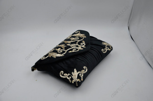 Pochette de soirée de luxe noire brodée faite à la main pour mariage et fête, avec fermeture magnétique, collection printemps/été, vente en gros - Product Image 3