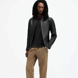 Veste en cuir d'agneau véritable pour homme, coupe ajustée, noire, style motard, vente en gros personnalisée, manteau en cuir de luxe pour homme - Product Image 4