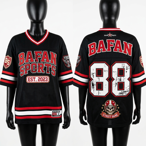 เสื้อฟุตบอลพรีเมียม 180 GSM ผ้าโพลีเอสเตอร์ตาข่าย สีดำ แดง ขาว แบบมีแผง  โลโก้แบบซับลิเมชั่นสั่งทำได้  เสื้อฟุตบอลแฟชั่น - Product Image 1