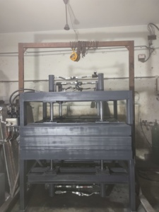 Máquina de Prensado de Láminas Combinada de 1.5x1.5 Metros, la Más Vendida, para Tableros, Láminas, Paneles y Productos Industriales de Plástico Reciclado - Product Image 4