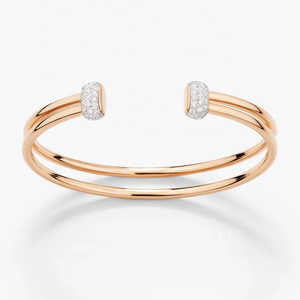 Brazalete Abierto de Doble Banda con Diamantes Cultivados en Laboratorio, Oro Rosa de 18K, Terminaciones Pavé, Lujo Moderno - Product Image 1