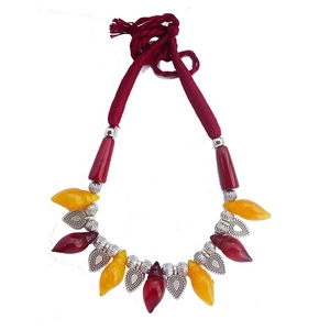 Collier artisanal de luxe sur mesure, de la meilleure qualité, magnifiquement poli, en résine, pour femmes. - Product Image 1