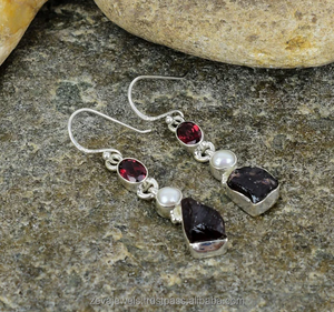 Boucles d'oreilles pendantes en argent sterling 925 avec perles de grenat faites à la main - Product Image 2