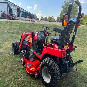 Tracteur Massey Ferguson GC1725M robuste pour les projets d'aménagement paysager exigeants et les petites exploitations agricoles productives - Product Image 1