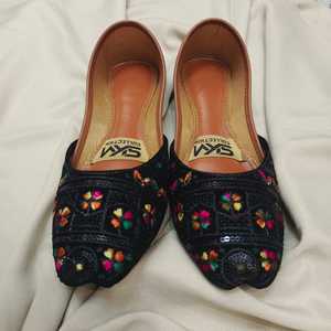 Chaussures Khussa indiennes pakistanaises faites à la main, tailles et couleurs personnalisées 2026, pour femmes, plates, antidérapantes, confortables, pour filles - Product Image 2