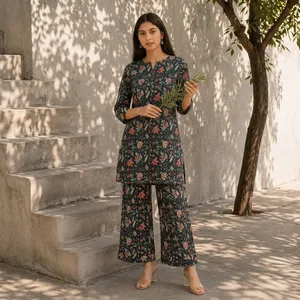 Ensemble pantalon et kurta en coton imprimé floral pour femme, noir, col rond, manches trois quarts, coupe droite, jambes larges, tenue décontractée ethnique - Product Image 4
