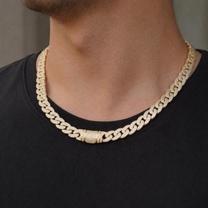 Collier chaîne cubaine pavée en or jaune 10 mm, moissanite VVS, argent sterling 925 plaqué rhodium, chaîne de luxe tendance unisexe - Product Image 1