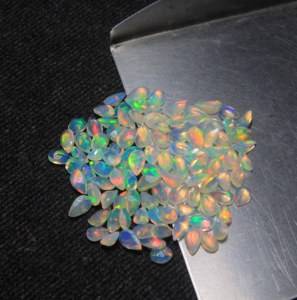 Opale naturelle d'Éthiopie Welo, taille poire, 3x5 mm, pierre précieuse facettée, en vrac, vente en gros, pour le bricolage - Product Image 5