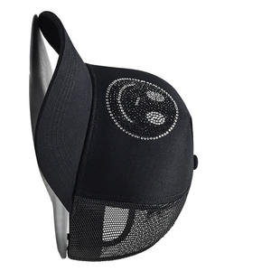 Casquette Trucker Ajustable en Maille pour Homme de Qualité Supérieure, Multicolore, 6 Panneaux, en Toile Unie avec Logo Brodé pour Utilisation Extérieure - Product Image 3