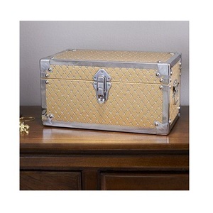 Organisateur de vêtements rectangulaire classique et durable en fer, avec couvercle à charnières, motif doré, bordure argentée, capacité personnalisable - Product Image 1